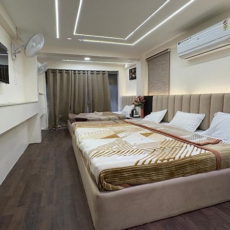 Hotel Anantshree 우자인 외부 사진