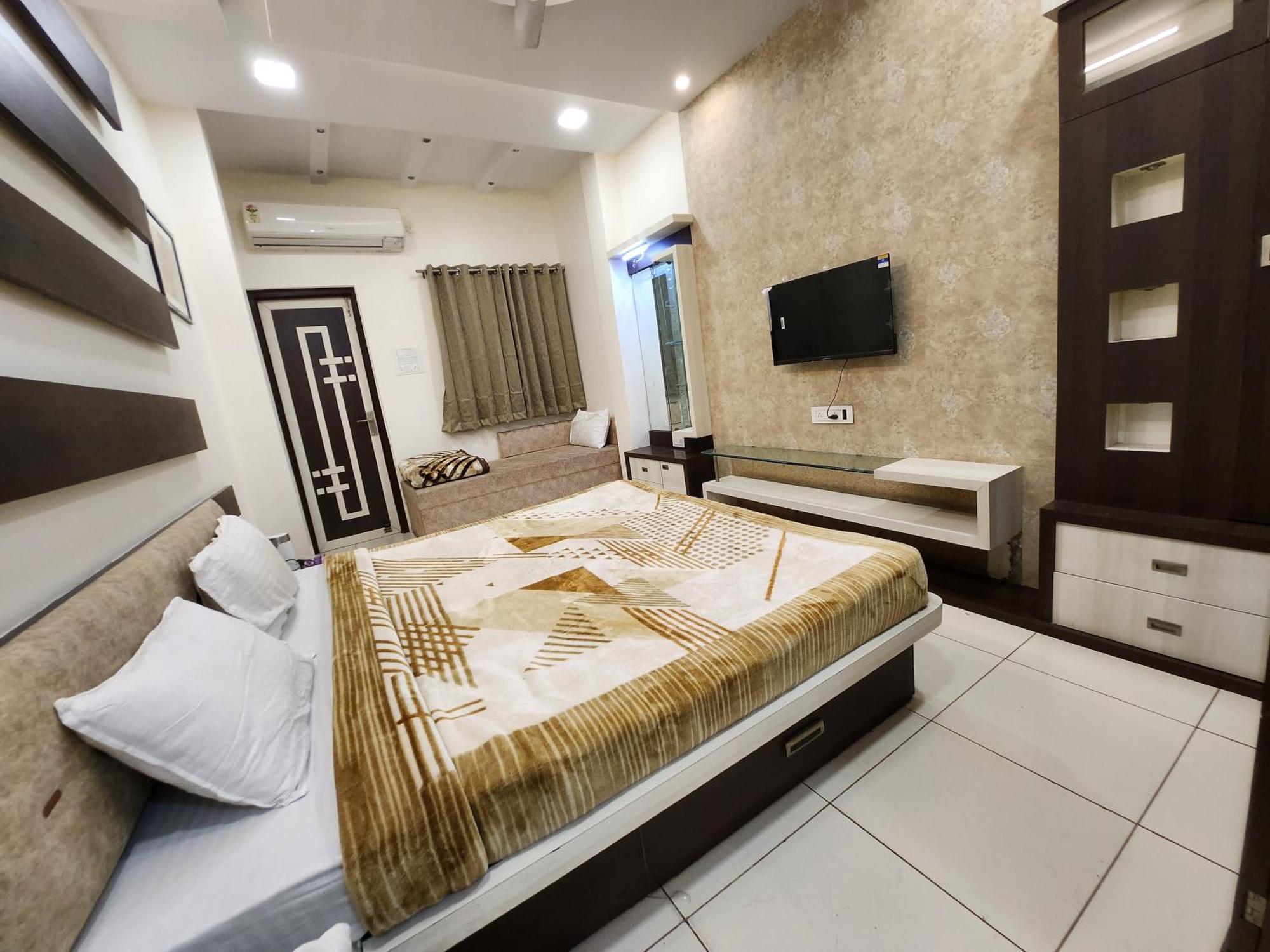 Hotel Anantshree 우자인 외부 사진