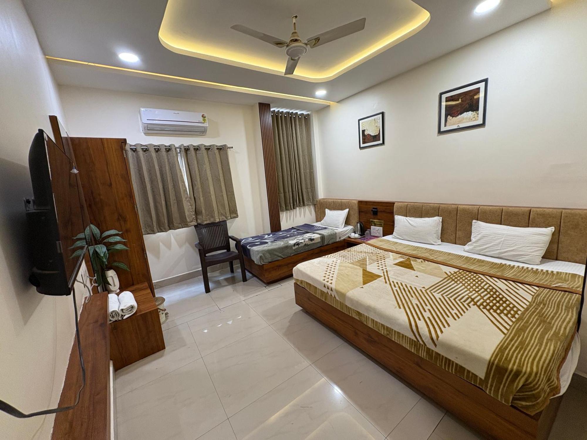 Hotel Anantshree 우자인 외부 사진